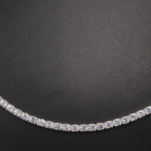 Brazalete Monaco de plata con incrustaciones brillantes
